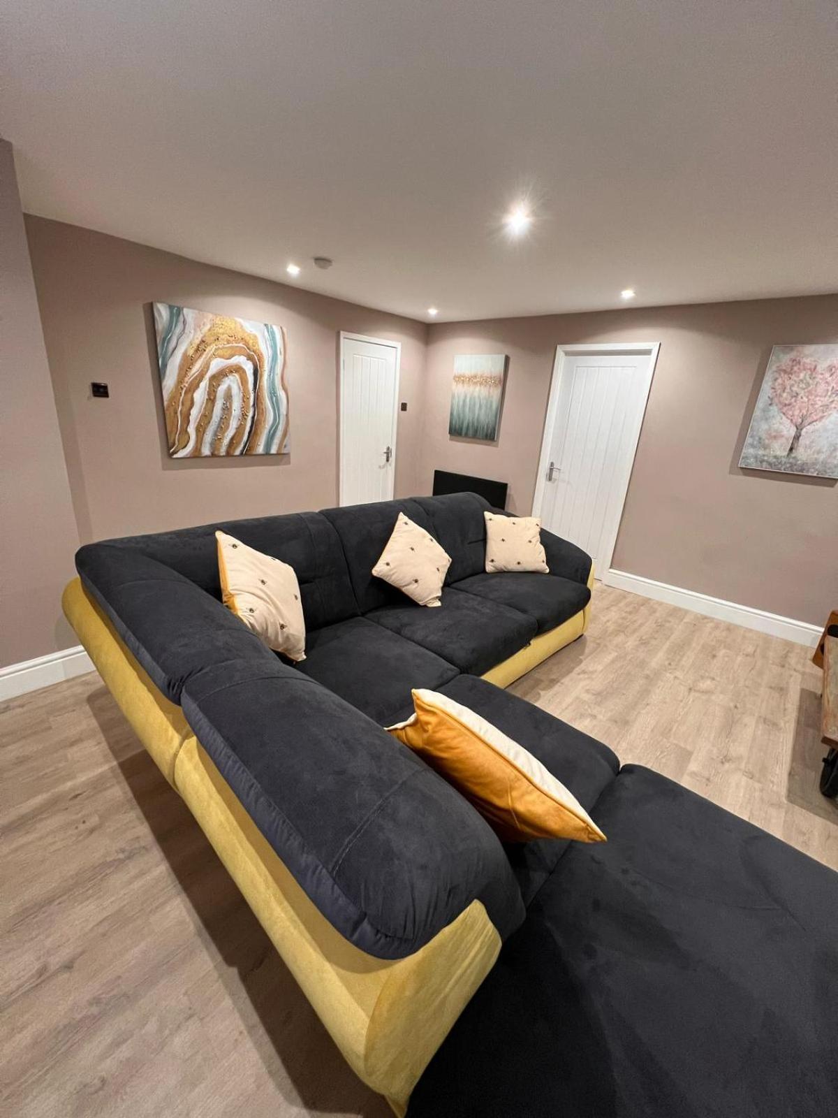 Premier Comfort Mattresses - Sleeps 6 Middleton (Greater Manchester)
