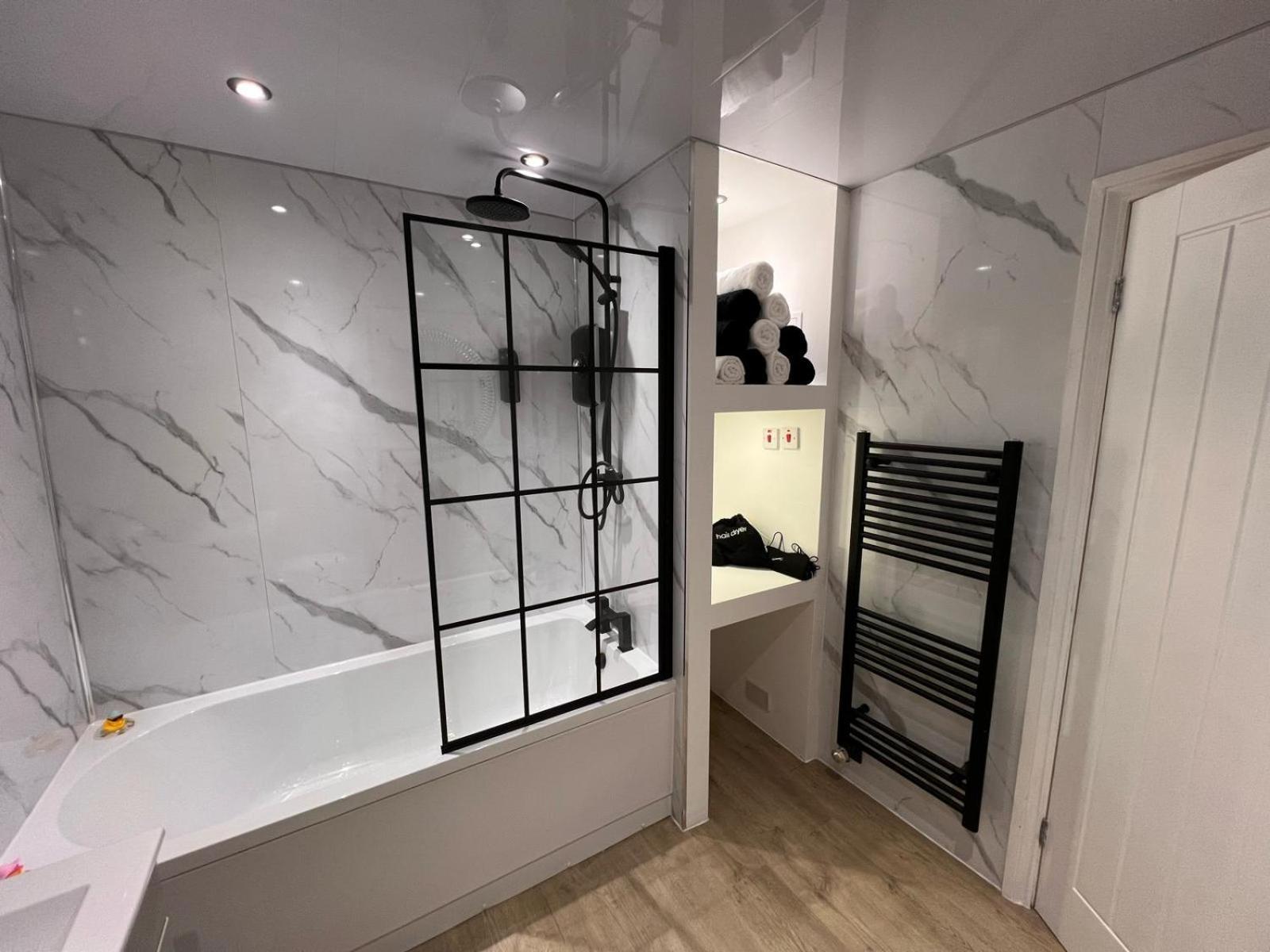 Premier Comfort Mattresses - Sleeps 6 *