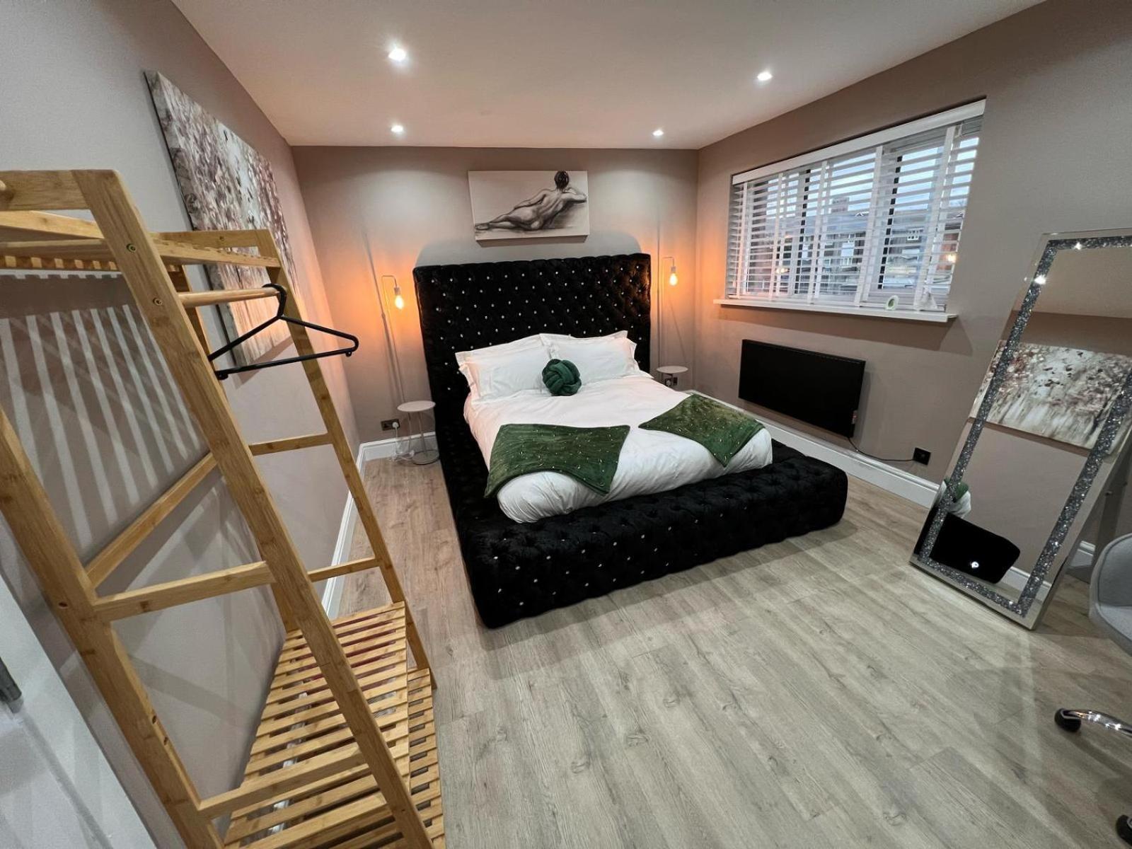 Holiday home Premier Comfort Mattresses - Sleeps 6 *